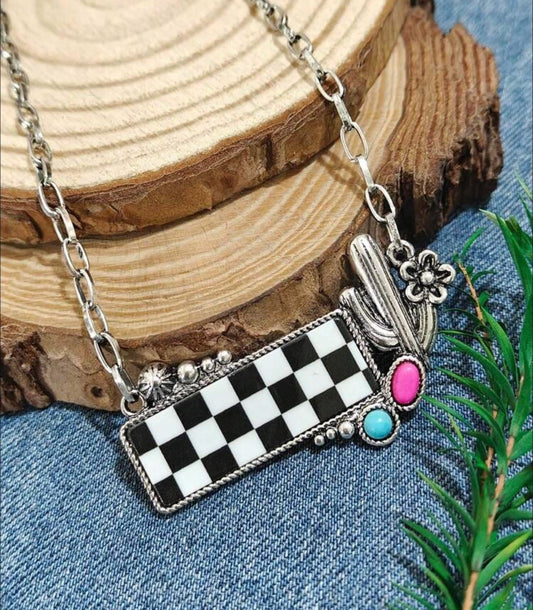 CHECKERED BAR CACTUS NECKLACE 🌵